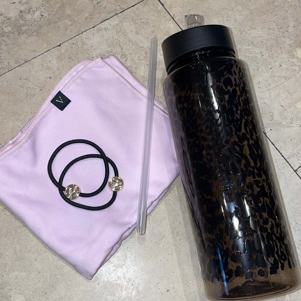 COPY - NEW VICTORIA’S SECRET SET!